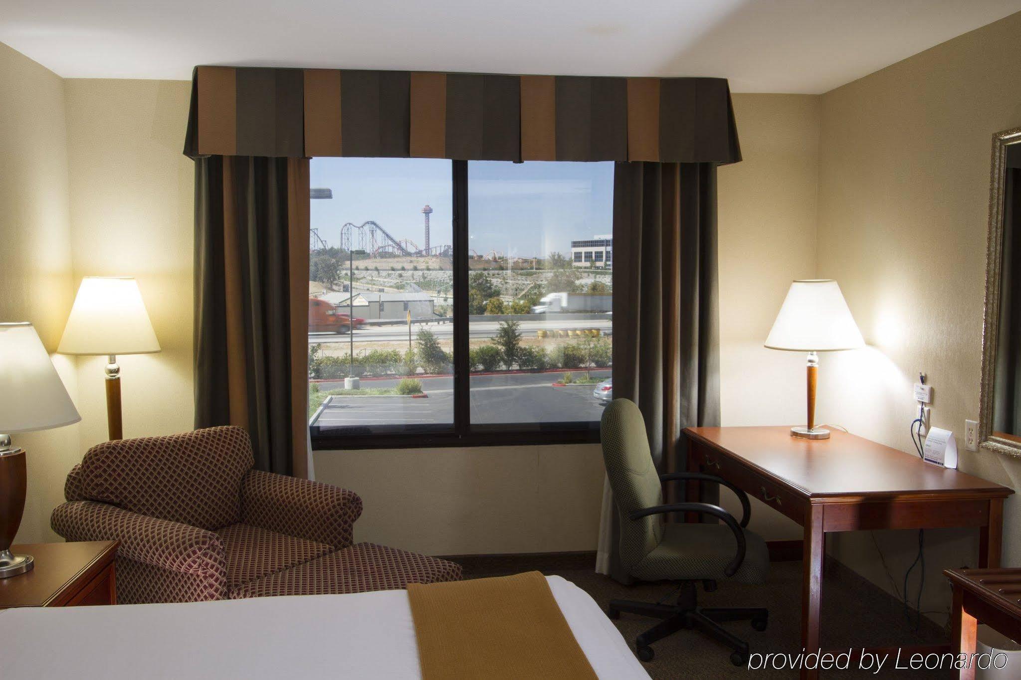 Best Western Valencia/Six Flags Inn & Suites Санта-Кларіта Екстер'єр фото