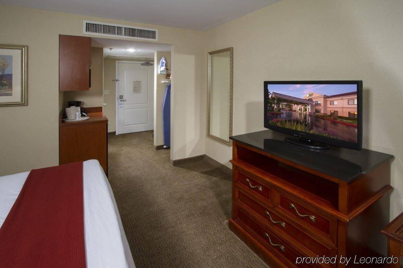 Best Western Valencia/Six Flags Inn & Suites Санта-Кларіта Екстер'єр фото
